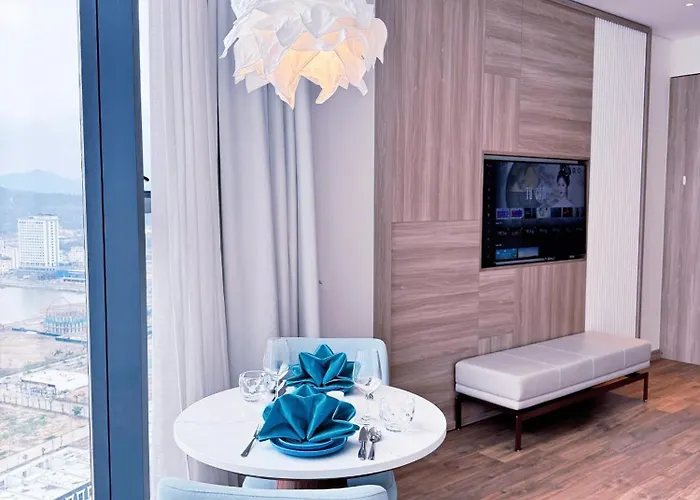 Samset Corner Seaview A La Carte Bay *