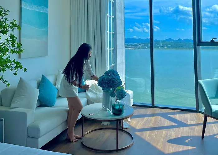 Samset Corner Seaview A La Carte Bay