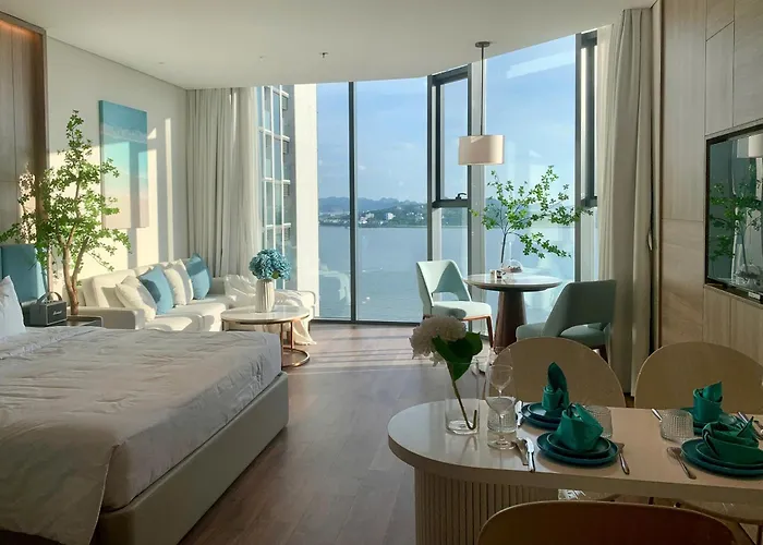 Samset Corner Seaview A La Carte Bay *
