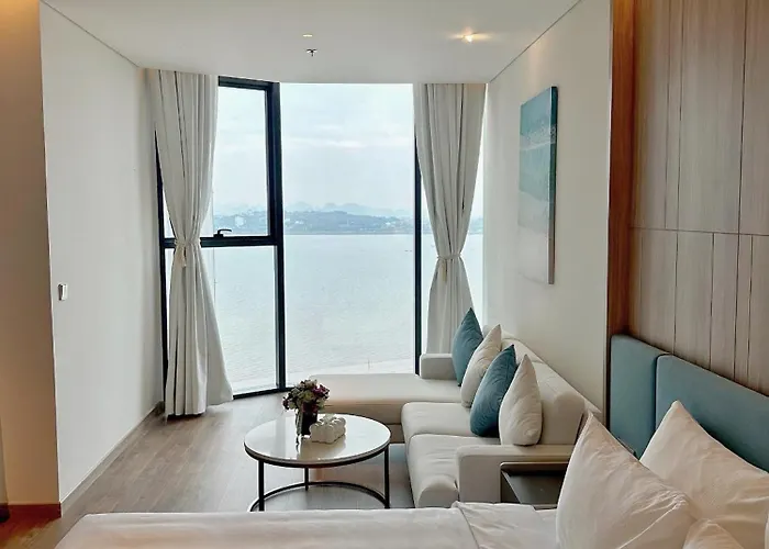 Samset Corner Seaview A La Carte Bay